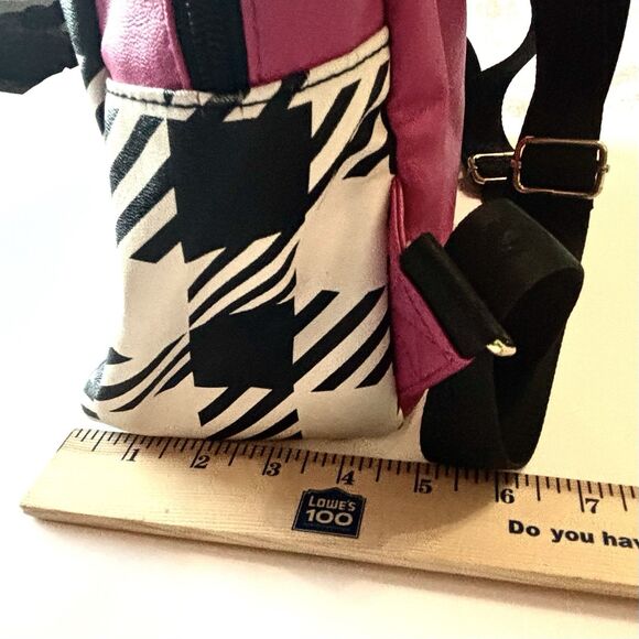 Betsey Johnson Backpack Plaid Black White Pink Adjustable Straps - Picture 9 of 11